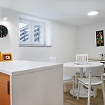 Apartment Your Colourful *